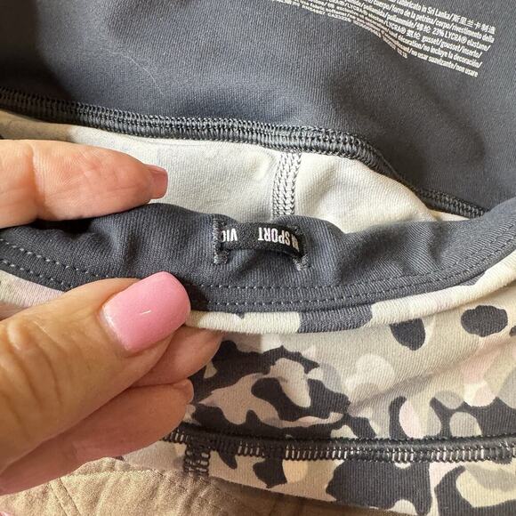 Victoria Sport sz Small Long Leggings Gray White Pink Animal Print Soft - Picture 4 of 8